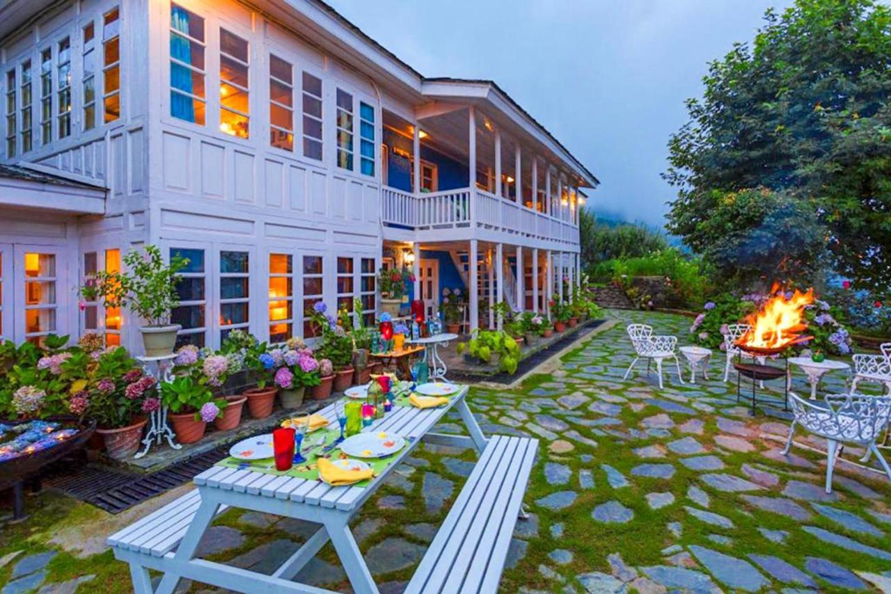 Stayvista At Violet Hill With Bonfire, Gazebo & Hill View Shimla Exterior foto