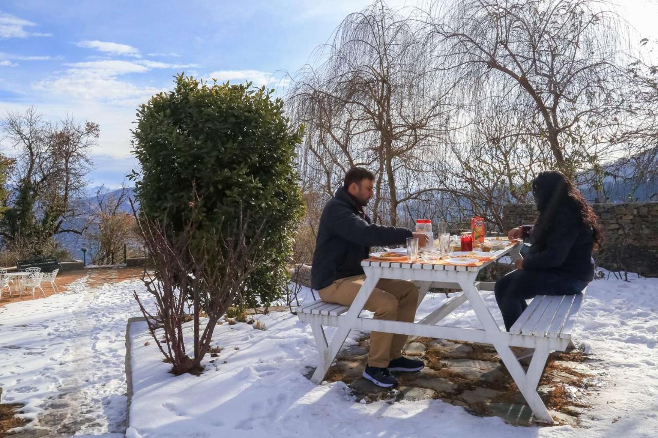 Stayvista At Violet Hill With Bonfire, Gazebo & Hill View Shimla Exterior foto