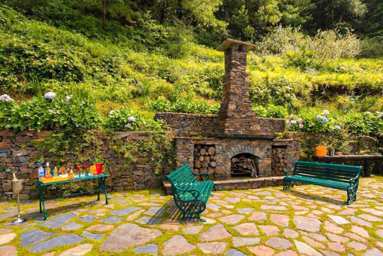 Stayvista At Violet Hill With Bonfire, Gazebo & Hill View Shimla Exterior foto